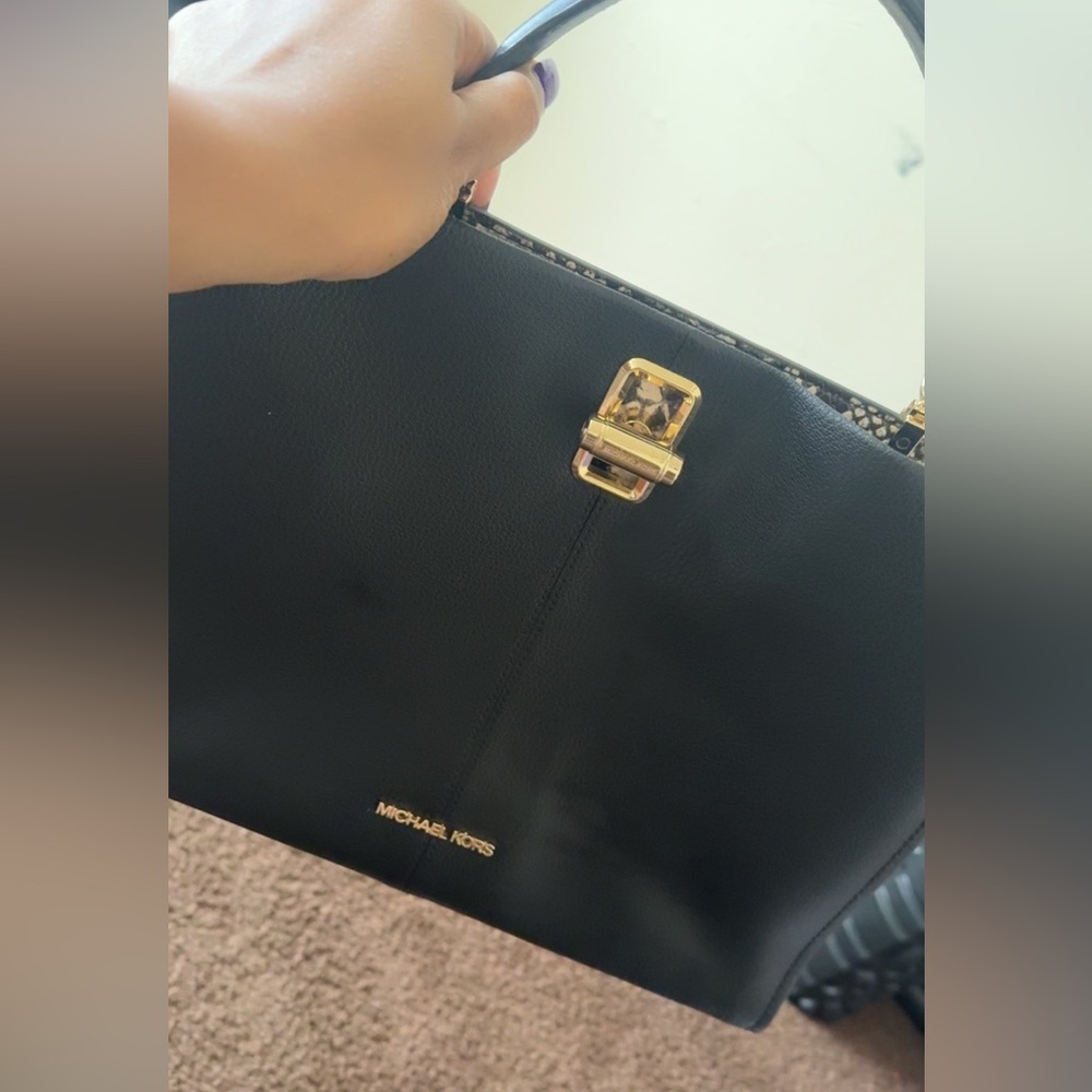Michael Kors Black & Gold Penelope Large Leather Satchel - Picture 6 of 10